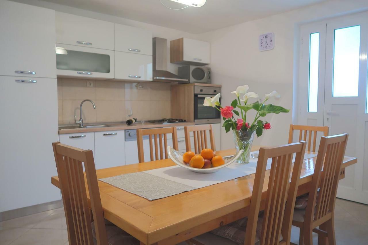 Studio Apartman Mia Стобреч Екстер'єр фото