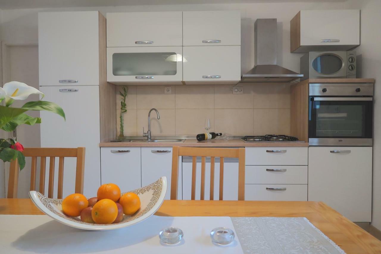 Studio Apartman Mia Стобреч Екстер'єр фото